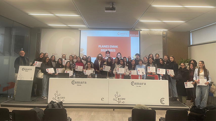 Estudiantes de la UCLM exponen sus proyectos empresariales en la Cámara de Comercio de Toledo.