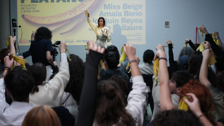 Encuentro de humor y artes vivas Piel de plátano.