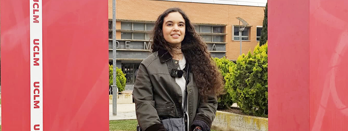 La egresada Belén López, número nueve en el MIR